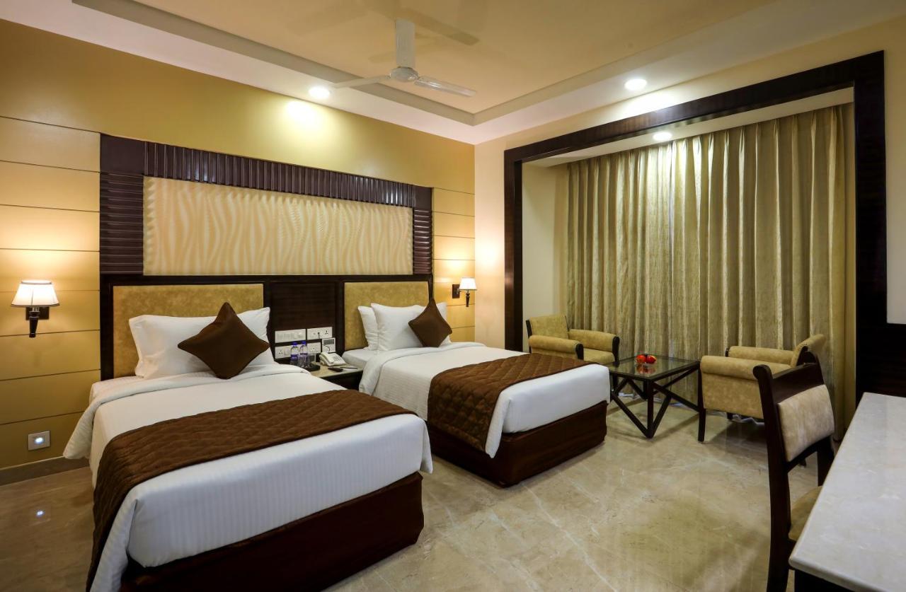 Hotel Aadithya Ченай Екстериор снимка