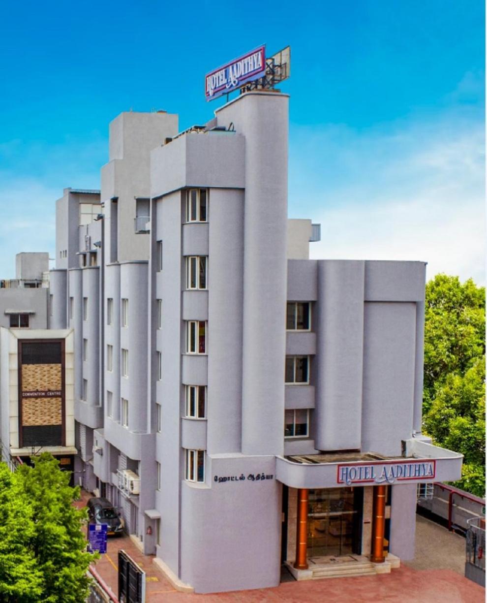 Hotel Aadithya Ченай Екстериор снимка